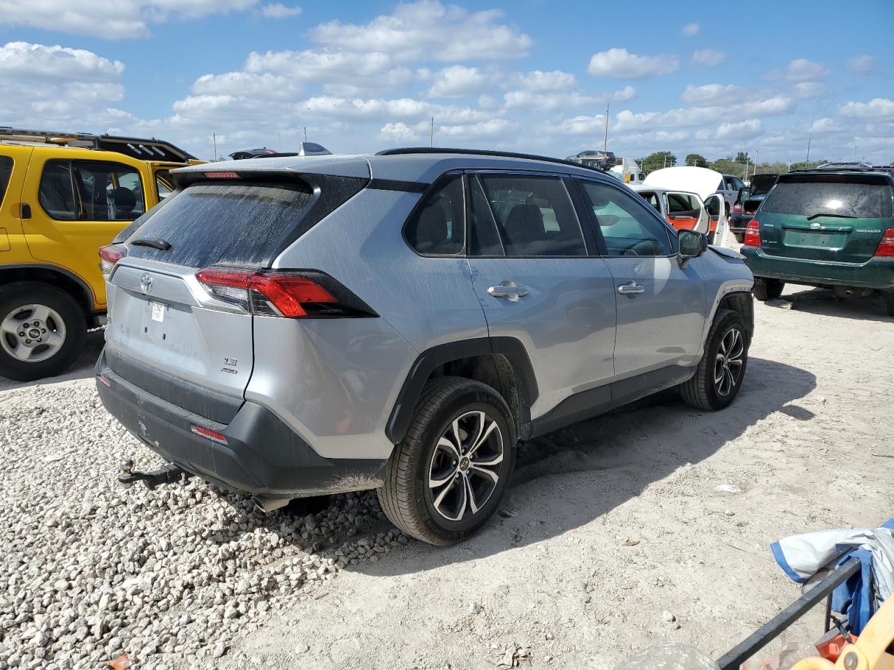 2019 Toyota RAV 4 VIN 2T3F1RFV8KW076286 Copart auction photo, front end / minor dent/scratches damage thumbnail 3