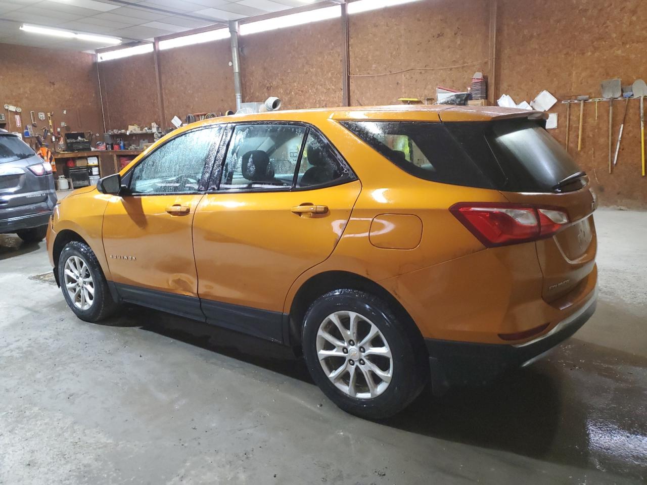 2018 Chevrolet Equinox VIN 2GNAXREV7J6114487 Copart auction photo, front end damage thumbnail 2