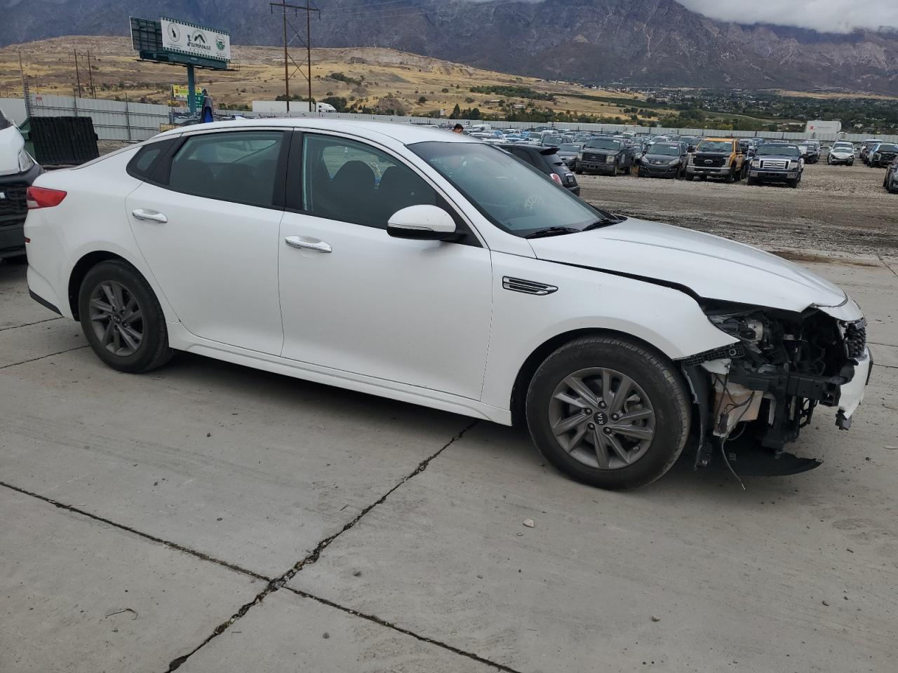 2020 KIA Optima VIN 5XXGT4L33LG390193 Copart auction photo, front end / rear end damage thumbnail 4