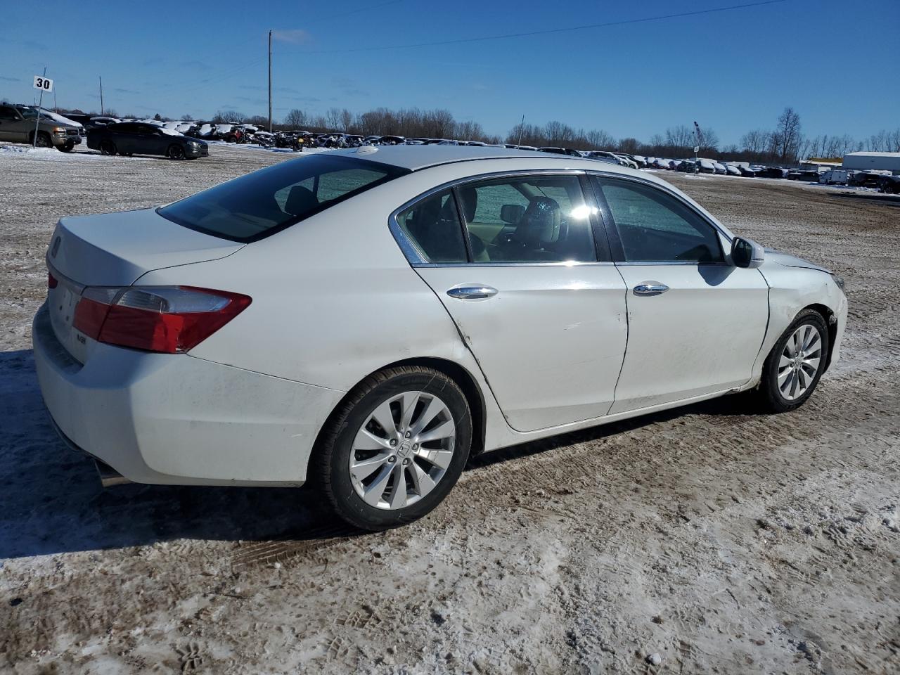 2015 Honda Accord VIN 1HGCR3F82FA028095 Copart auction photo, side / minor dent/scratches damage thumbnail 3