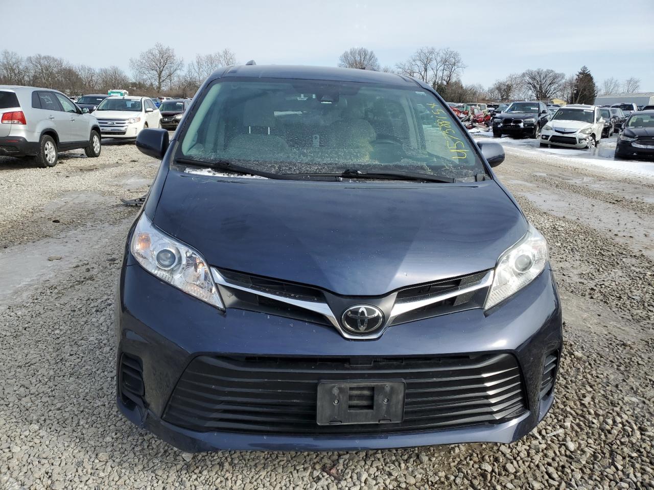 2019 Toyota Sienna VIN 5TDJZ3DC1KS223325 Copart auction photo, rear end damage thumbnail 5
