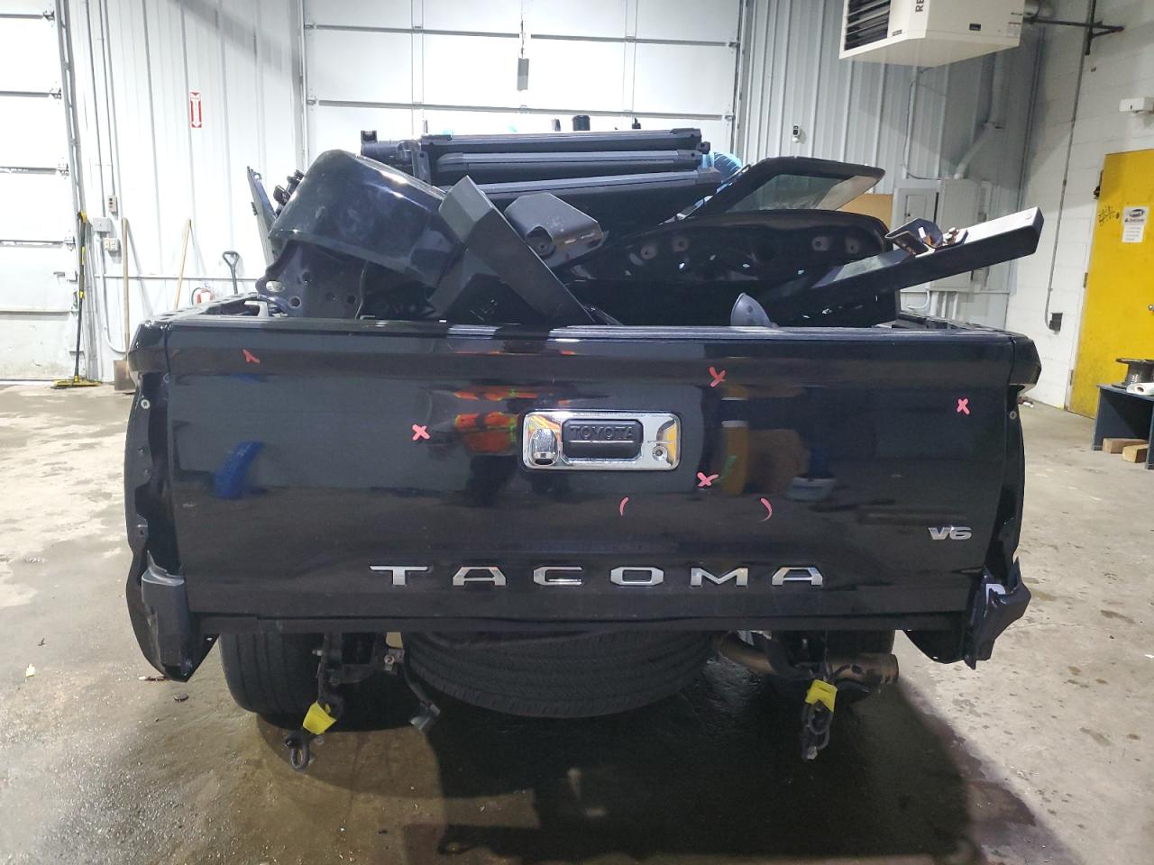 2021 Toyota Tacoma VIN 5TFCZ5AN8MX248956 Copart auction photo, frame damage / all over damage thumbnail 6