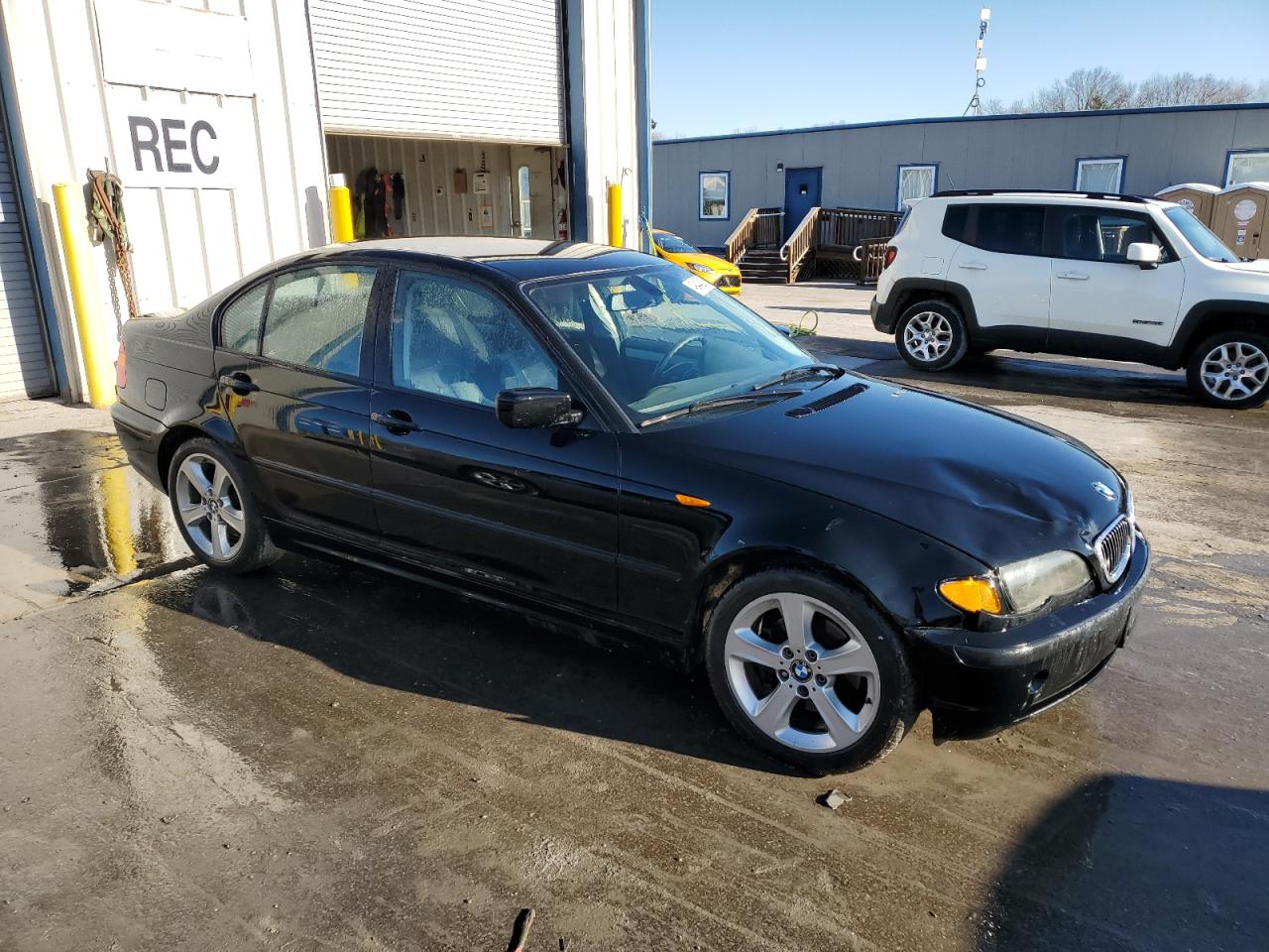 2004 BMW 3er VIN WBAEU33414PF62609 Copart auction photo, front end damage thumbnail 4