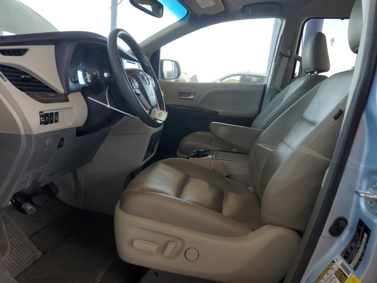 2016 Toyota Sienna VIN 5TDYK3DC0GS763873 Copart auction photo, side / rear end damage thumbnail 7