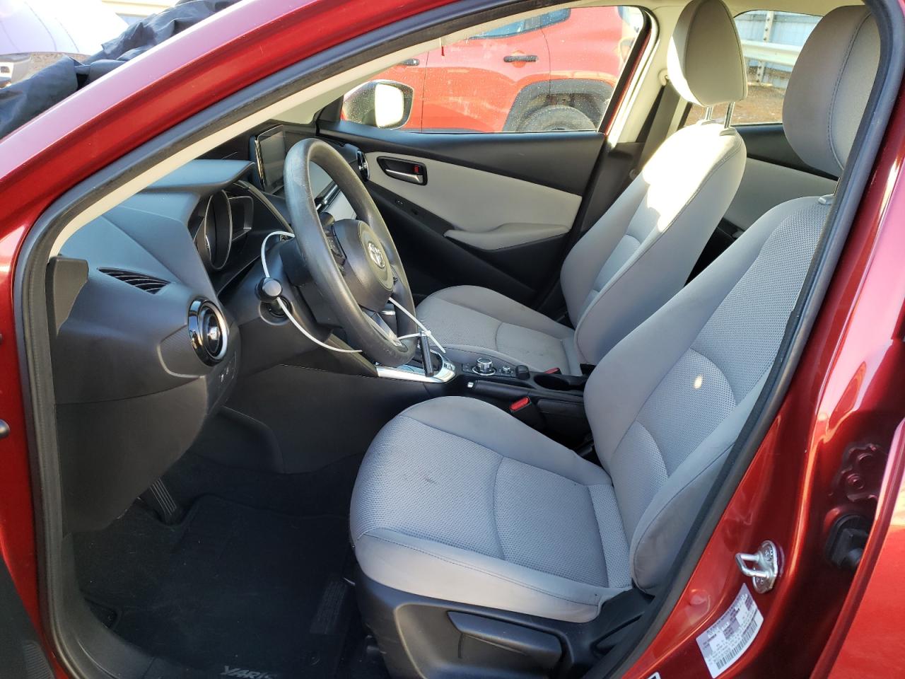 2019 Toyota Yaris VIN 3MYDLBYV5KY525635 Copart auction photo, front end / minor dent/scratches damage thumbnail 7