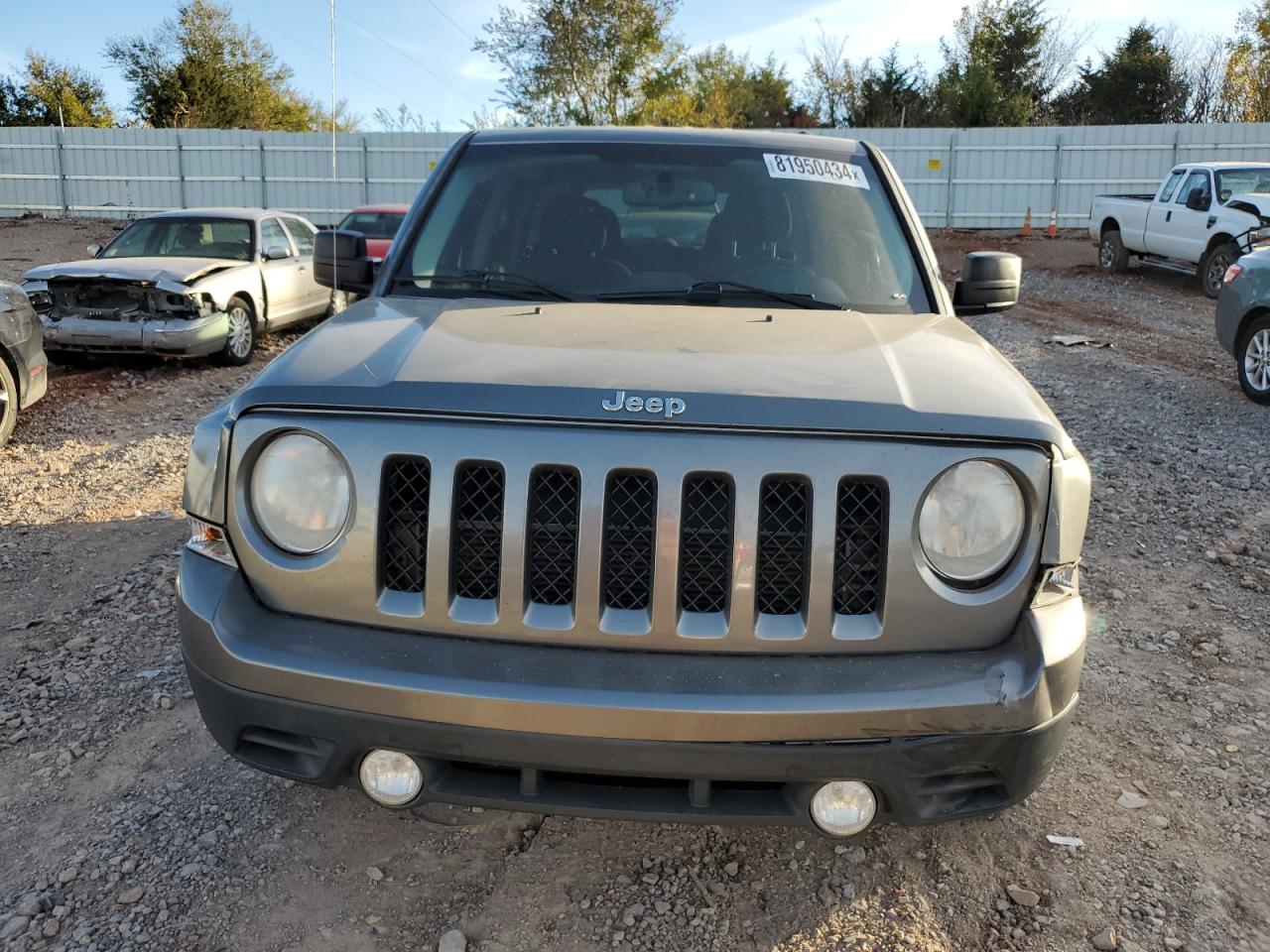 2013 Jeep Liberty (Patriot) VIN 1C4NJRBB6DD192318 Copart auction photo, front end / minor dent/scratches damage thumbnail 5