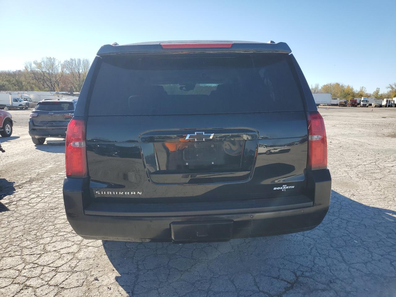 2017 Chevrolet Suburban VIN 1GNSKHKC4HR331817 Copart auction photo, side / minor dent/scratches damage thumbnail 6