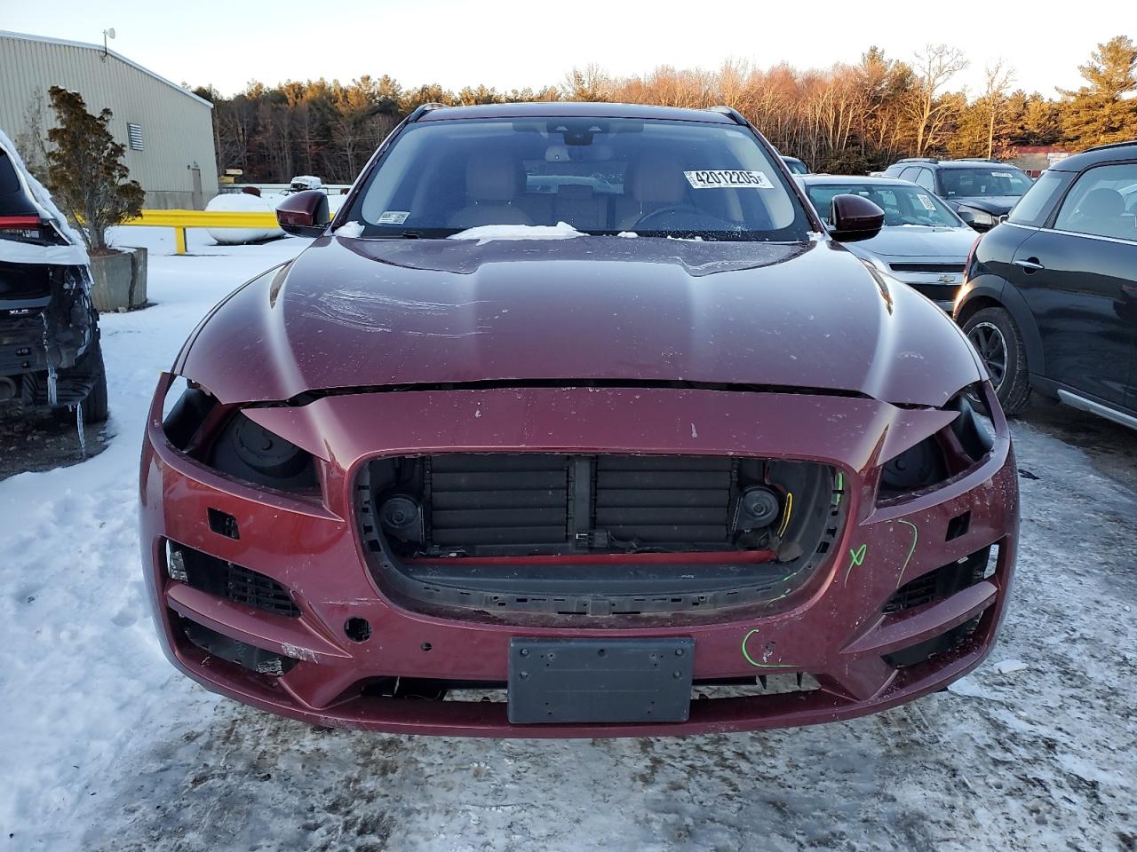 2017 Jaguar F-Pace VIN SADCK2BV3HA492545 Copart auction photo, front end / minor dent/scratches damage thumbnail 5