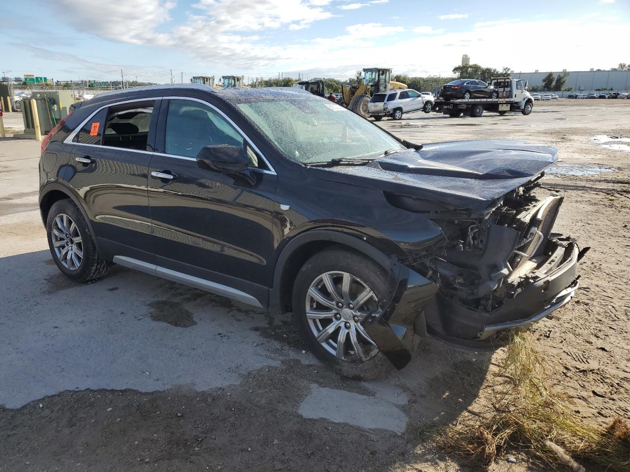 2020 Cadillac XT4 VIN 1GYFZCR4XLF070463 Copart auction photo, front end / water/flood damage thumbnail 4
