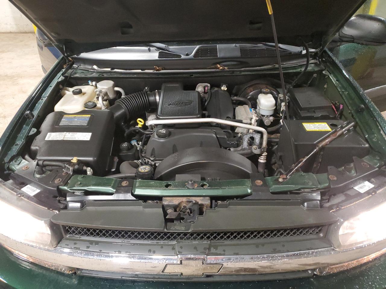 2004 Chevrolet TrailBlazer VIN 1GNDT13S642355705 Copart auction photo, front end / side damage thumbnail 12