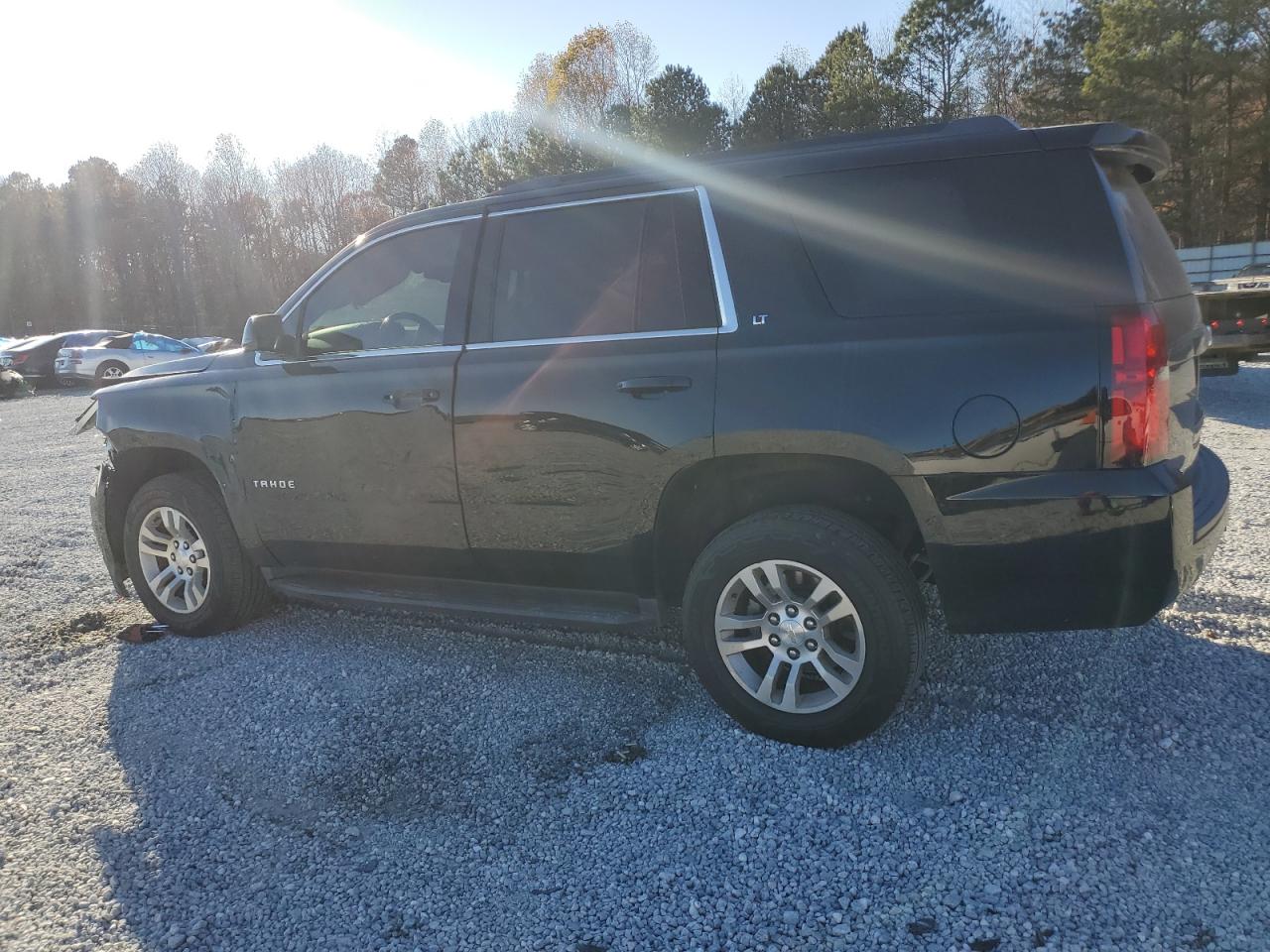 2017 Chevrolet Tahoe VIN 1GNSCBKC5HR233261 Copart auction photo, front end / side damage thumbnail 2