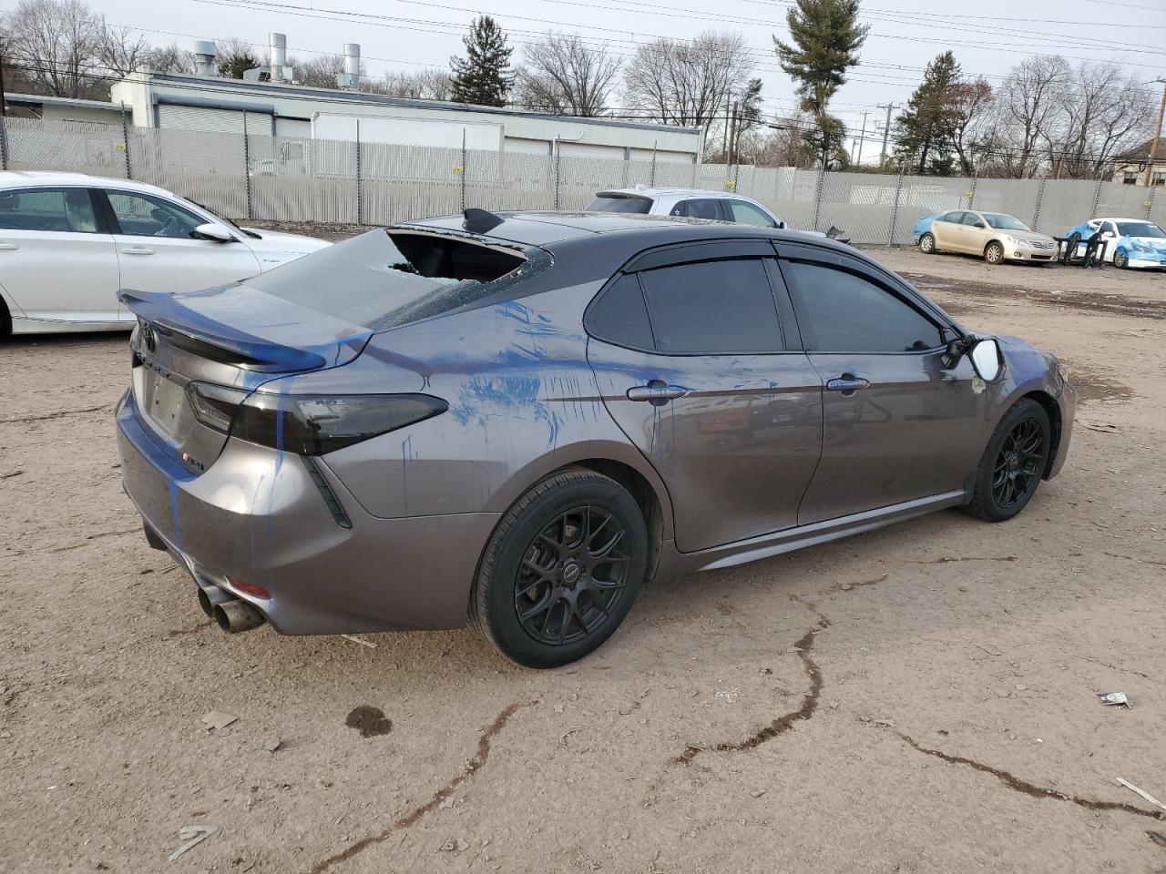 2018 Toyota Camry VIN 4T1BZ1HK3JU012661 Copart auction photo, vandalism damage thumbnail 3