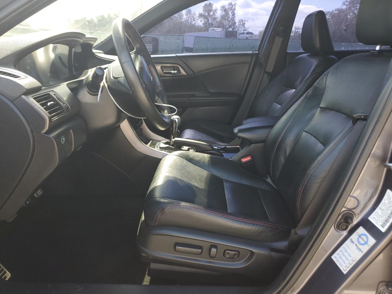 2017 Honda Accord VIN 1HGCR2E1XHA113686 Copart auction photo, rear end damage thumbnail 7