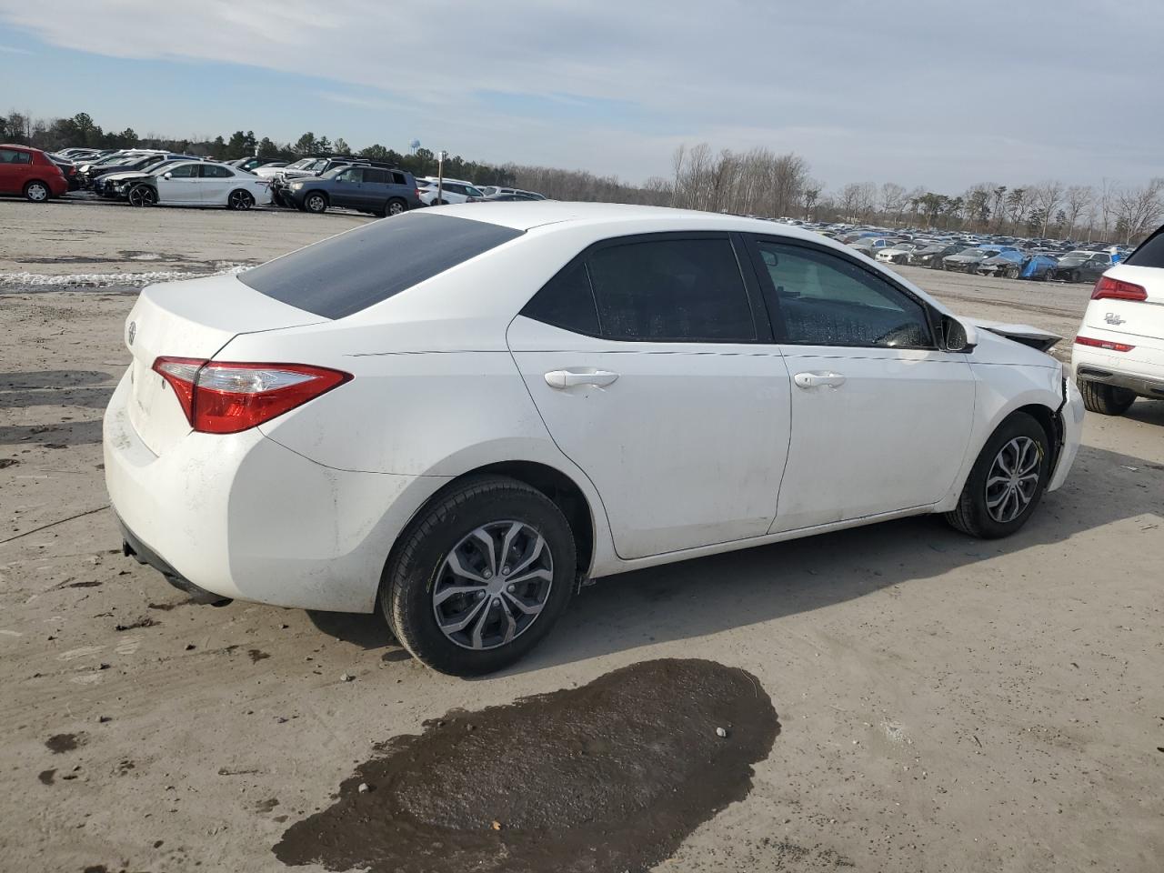 2014 Toyota Corolla VIN 5YFBURHE2EP164722 Copart auction photo, front end / minor dent/scratches damage thumbnail 3
