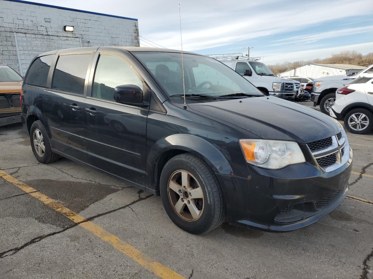 2013 Dodge Caravan VIN 2C4RDGCG2DR524369 Copart auction photo, mechanical damage thumbnail 4