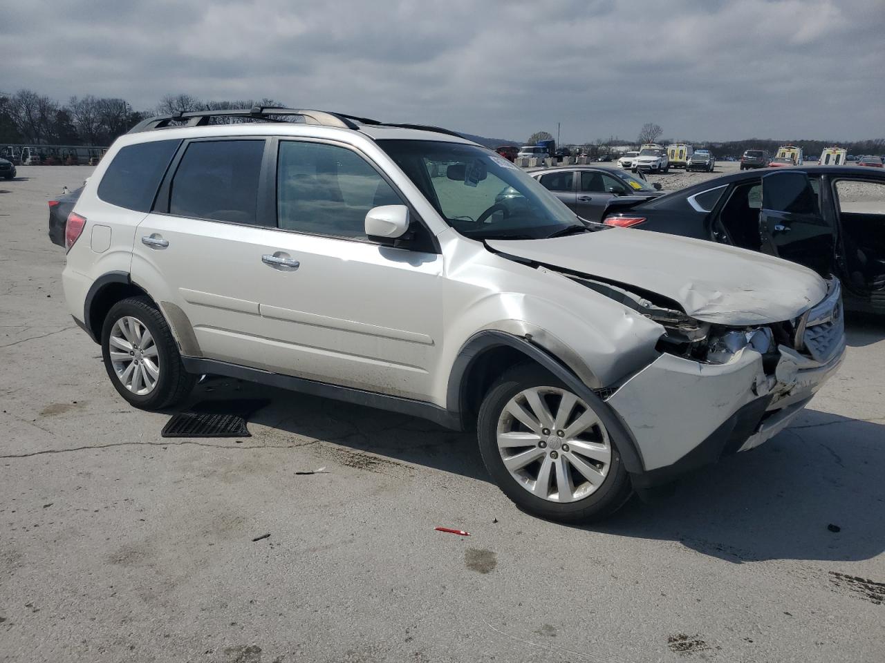 2013 Subaru Forester VIN JF2SHADC8DH424188 Copart auction photo, front end damage thumbnail 4