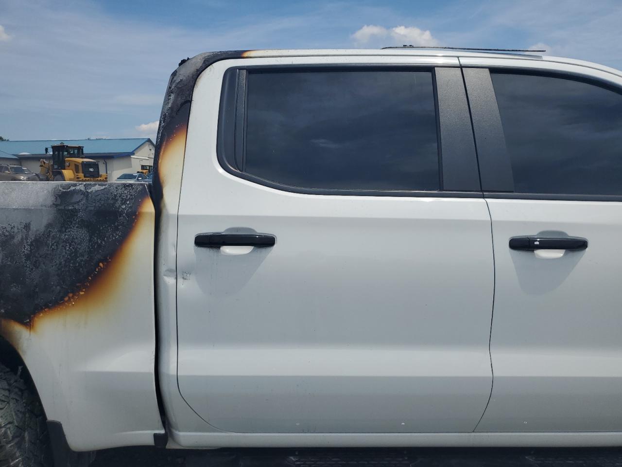 2021 Chevrolet Silverado VIN 1GCPYFEL9MZ352685 Copart auction photo, burn - interior / burn damage thumbnail 10