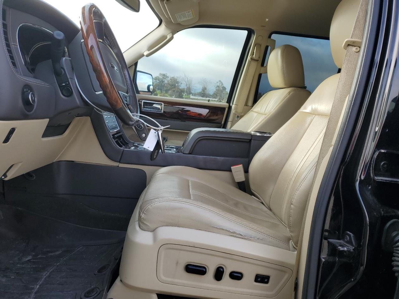 2017 Lincoln Navigator VIN 5LMJJ3LT4HEL00091 Copart auction photo, front end damage thumbnail 7