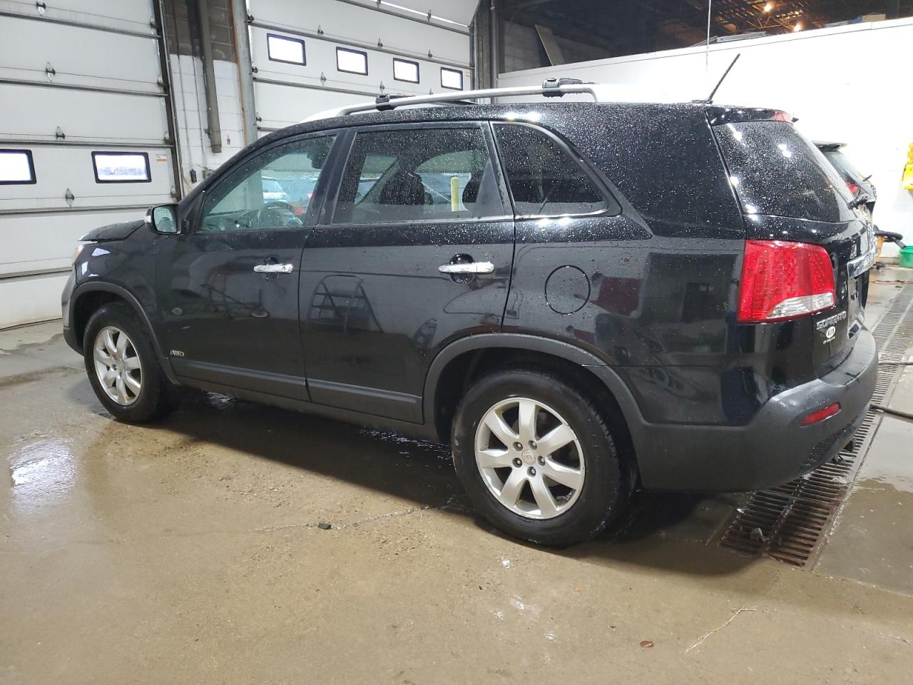 2011 KIA Sorento VIN 5XYKTDA11BG186692 Copart auction photo, front end damage thumbnail 2