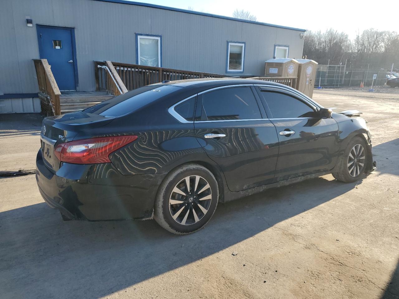2018 Nissan Altima VIN 1N4AL3AP8JC166703 Copart auction photo, front end / rear end damage thumbnail 3