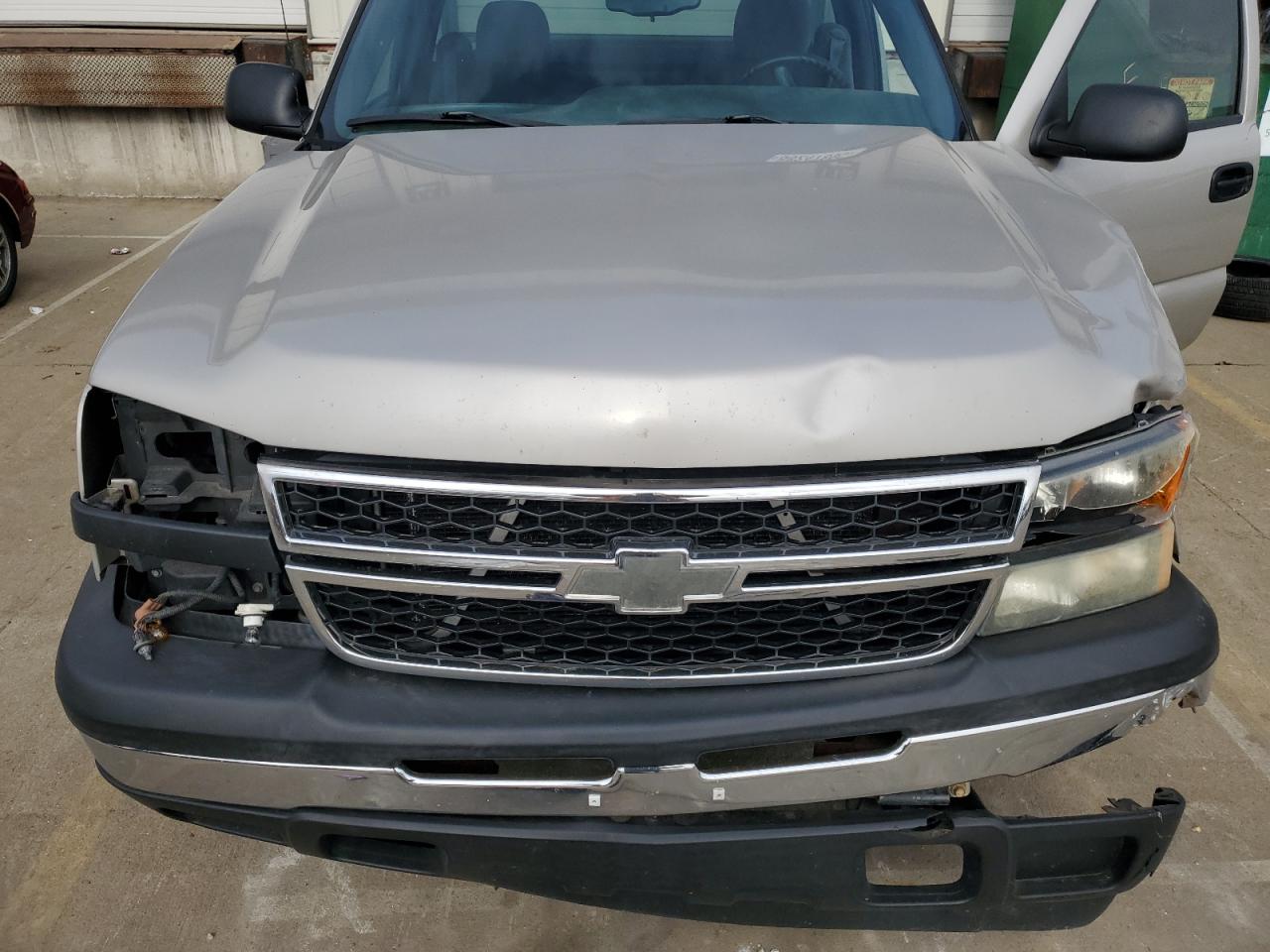 2007 Chevrolet Silverado VIN 1GCEK14V57Z195627 Copart auction photo, front end damage thumbnail 11