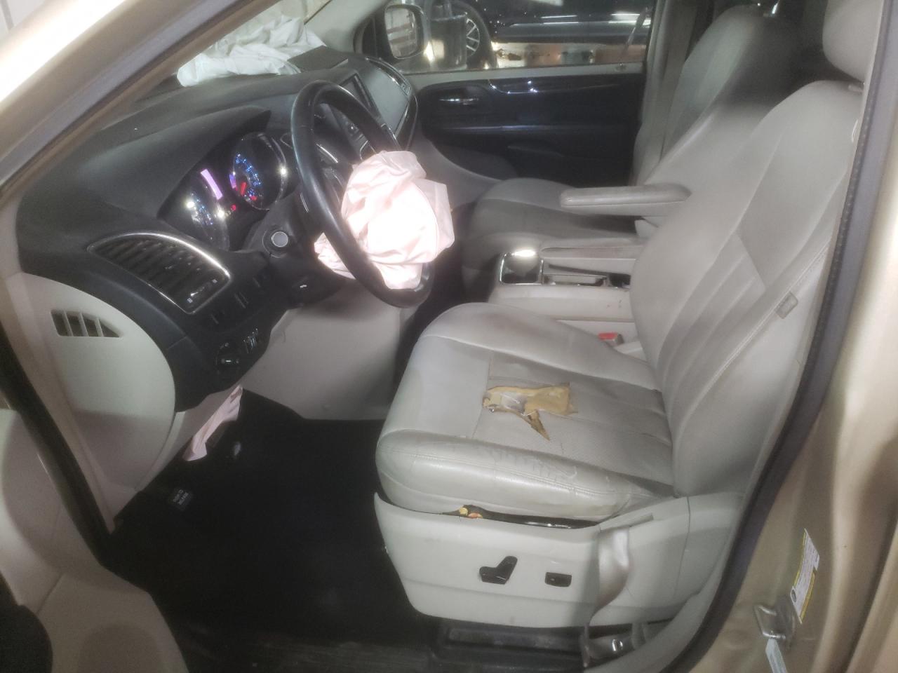 2011 Chrysler Town & Country VIN 2A4RR8DG5BR676594 Copart auction photo, front end / side damage thumbnail 7