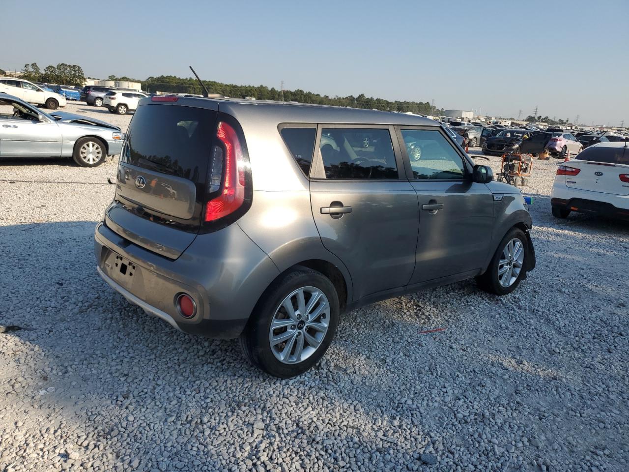2018 KIA Soul VIN KNDJP3A58J7539793 Copart auction photo, front end damage thumbnail 3