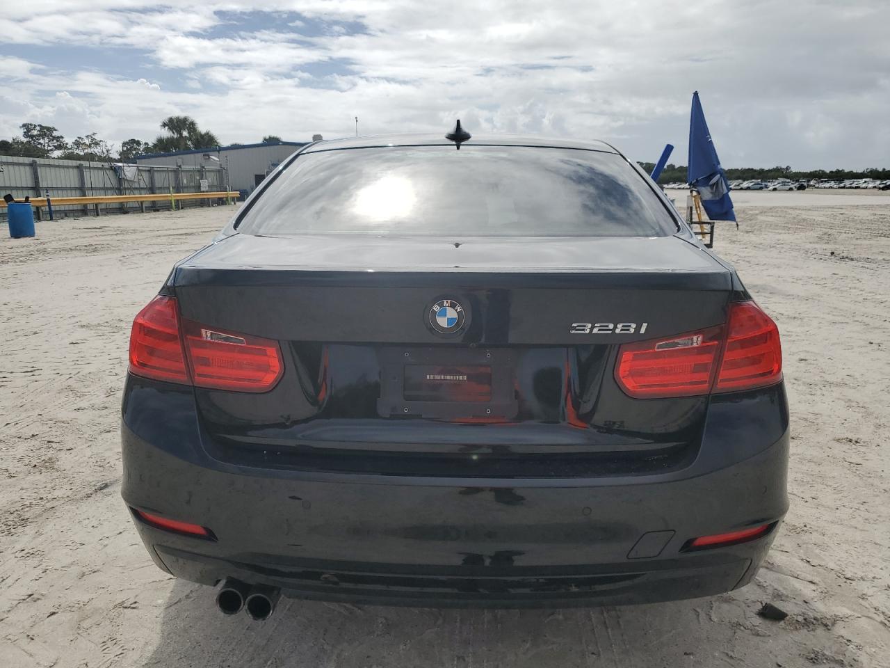 2015 BMW 3er VIN WBA3A5G59FNS90417 Copart auction photo, side damage thumbnail 6