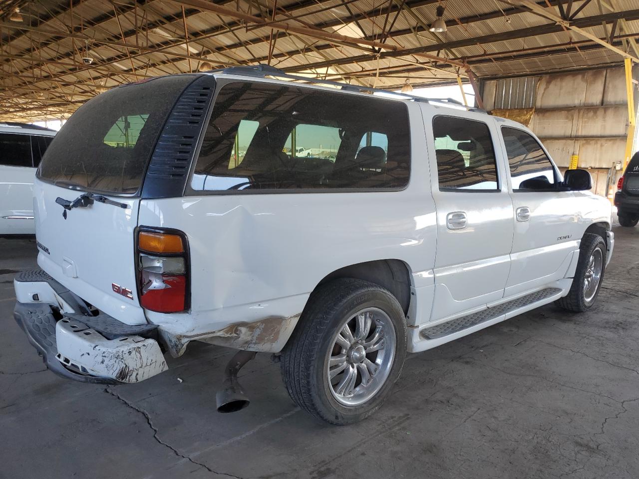 2004 GMC Yukon VIN 1GKFK66U24J161505 Copart auction photo, rear end damage thumbnail 3