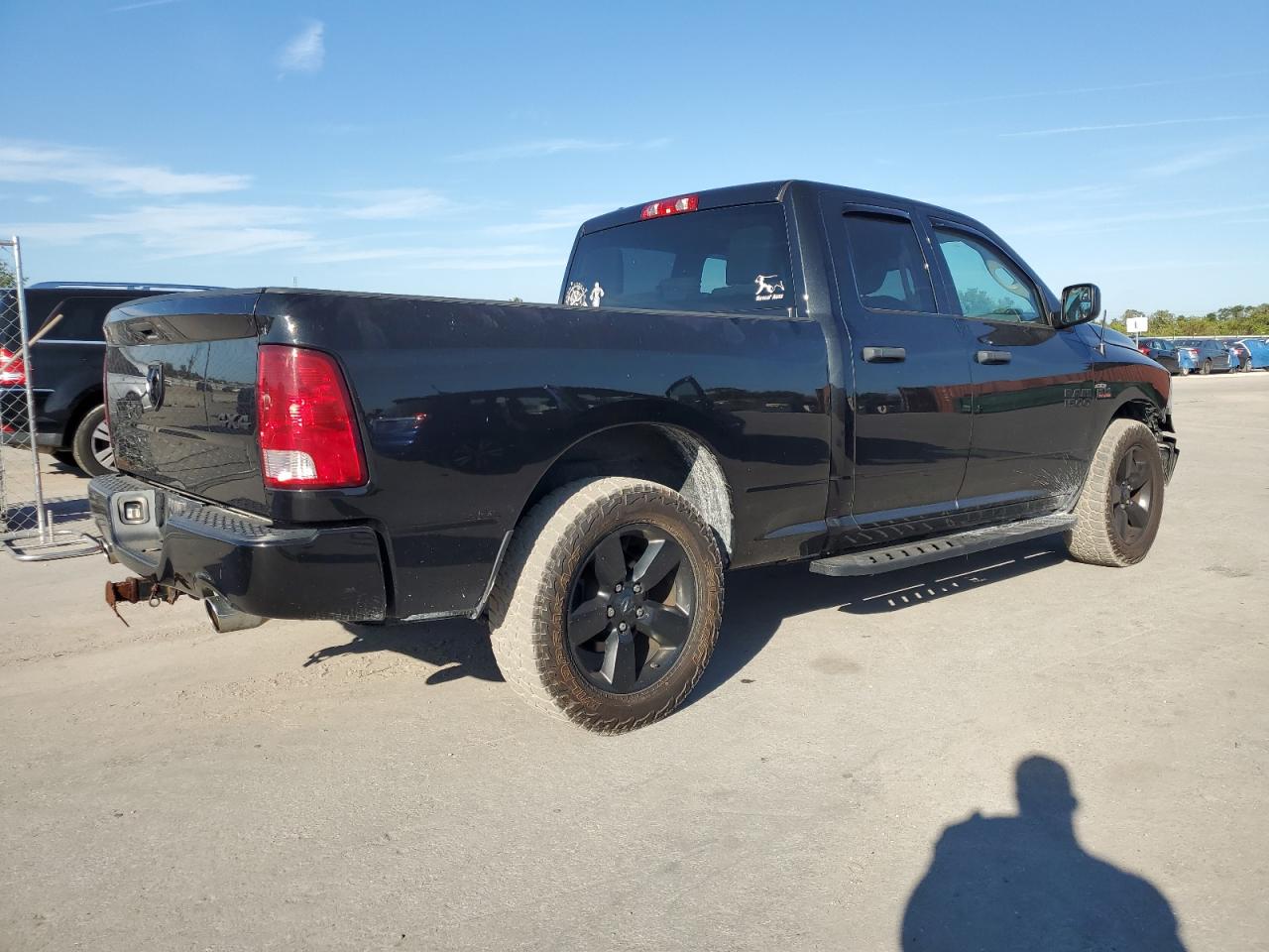 2016 RAM 1500 VIN 1C6RR7FT9GS402256 Copart auction photo, front end / side damage thumbnail 3