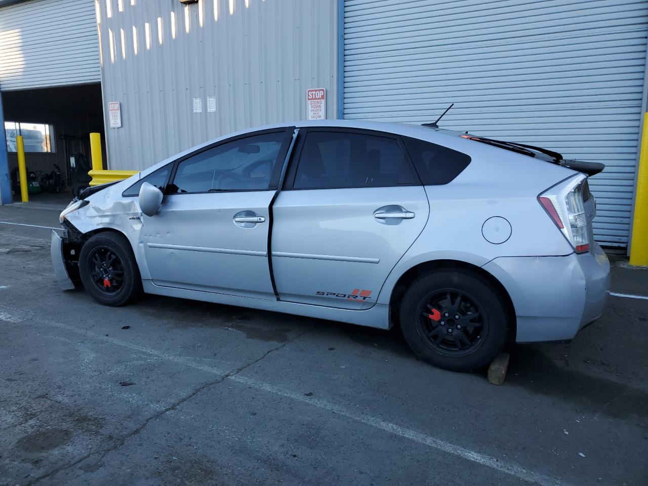 2011 Toyota Prius VIN JTDKN3DU2B0305253 Copart auction photo, burn - engine / front end damage thumbnail 2