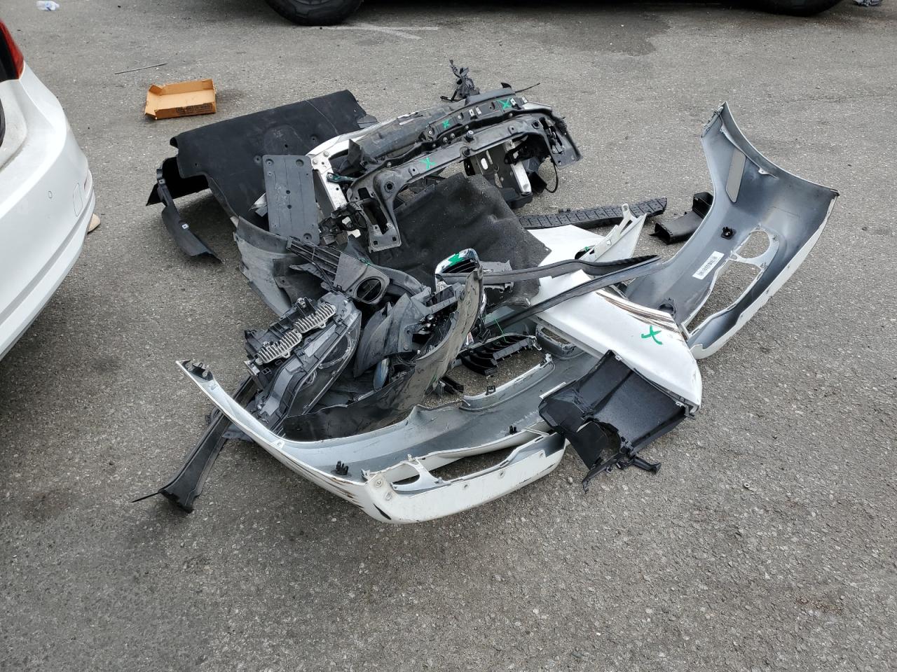 2014 BMW 3er VIN WBA3C1C54EK108373 Copart auction photo, front end damage thumbnail 14