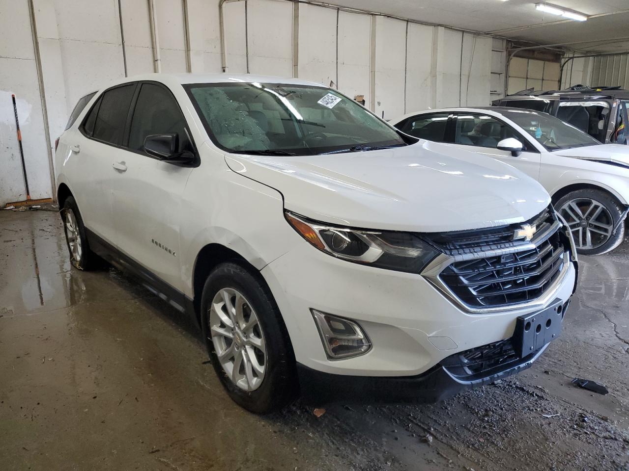 2020 Chevrolet Equinox VIN 2GNAXHEV3L6139707 Copart auction photo, all over damage thumbnail 4