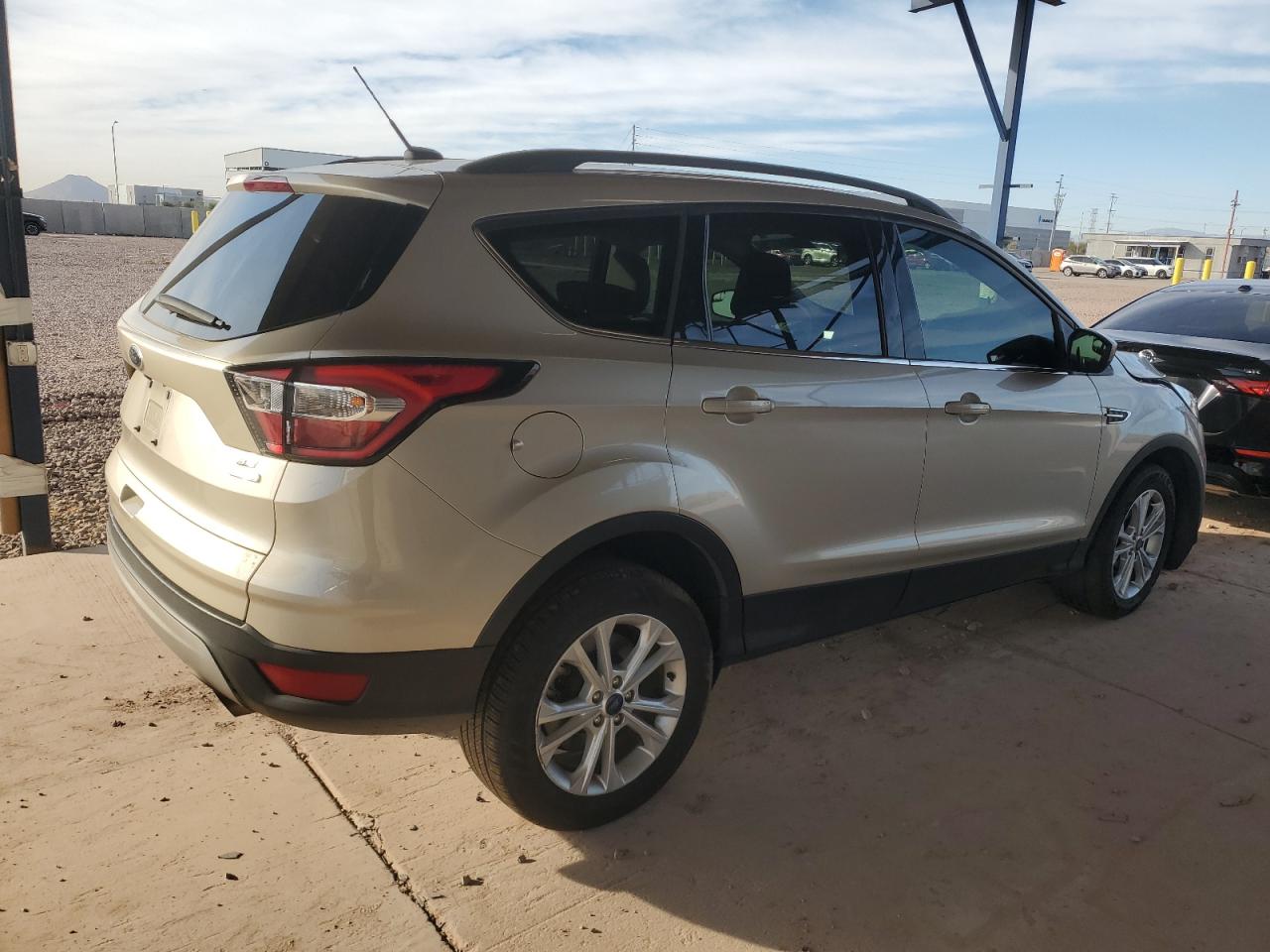 2018 Ford Escape VIN 1FMCU0GD4JUD22091 Copart auction photo, front end damage thumbnail 3