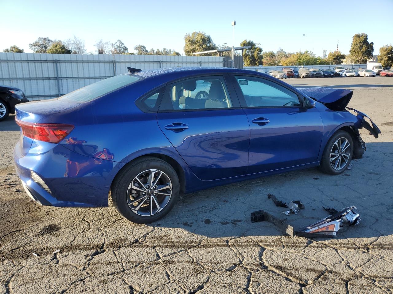 2022 KIA Forte VIN 3KPF24AD1NE415744 Copart auction photo, front end / side damage thumbnail 3