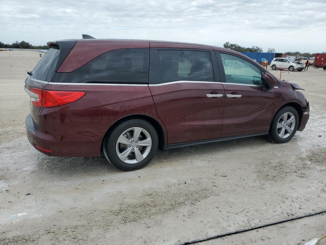 2020 Honda Odyssey VIN 5FNRL6H70LB033251 Copart auction photo, front end damage thumbnail 3