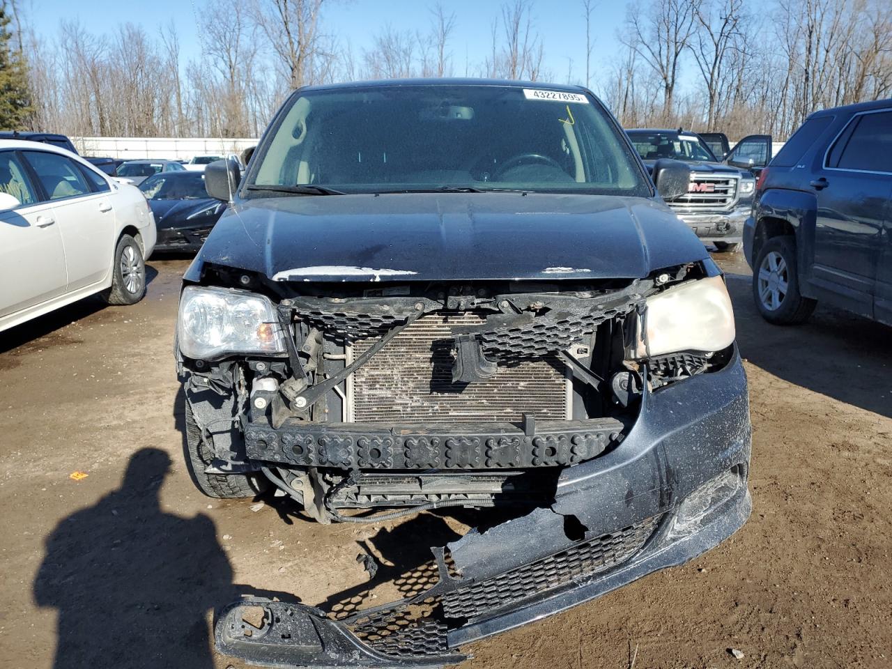 2013 Dodge Caravan VIN 2C4RDGBG9DR634160 Copart auction photo, front end damage thumbnail 5