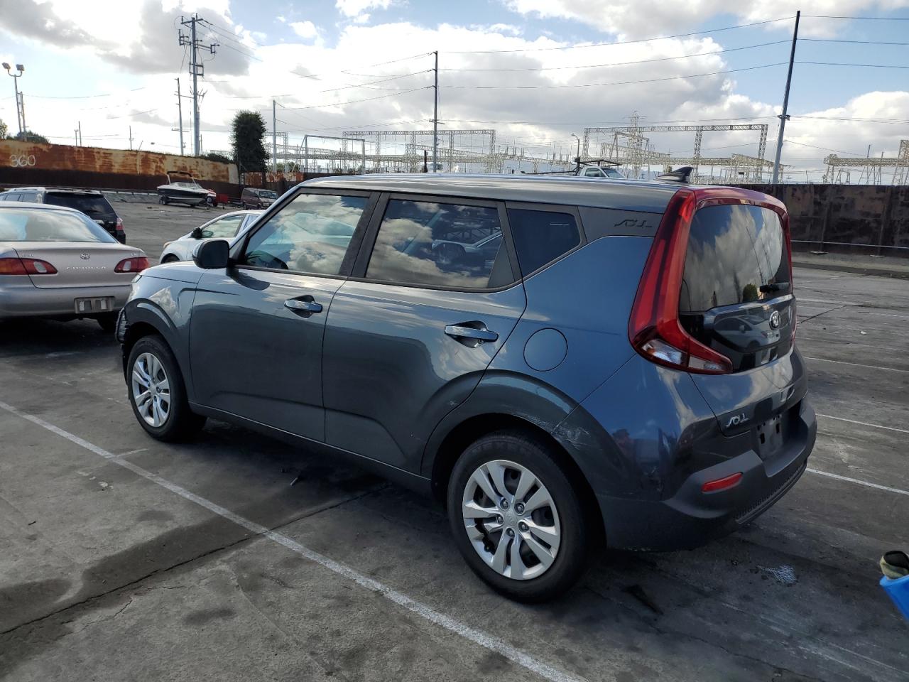 2020 KIA Soul VIN KNDJ23AU0L7005695 Copart auction photo, front end / vandalism damage thumbnail 2