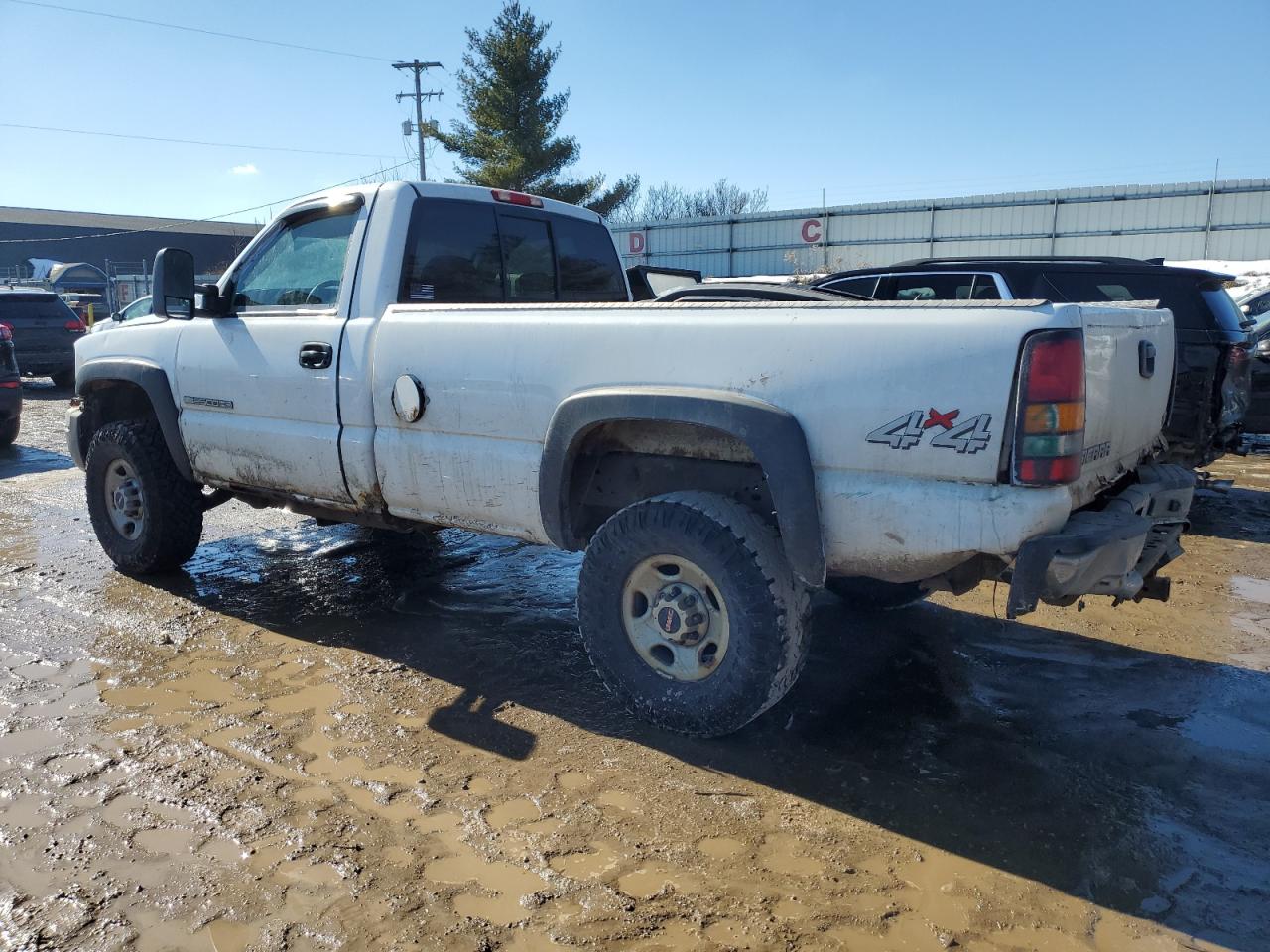 2007 GMC Sierra VIN 1GTHK24U47E194759 Copart auction photo, side / front end damage thumbnail 2