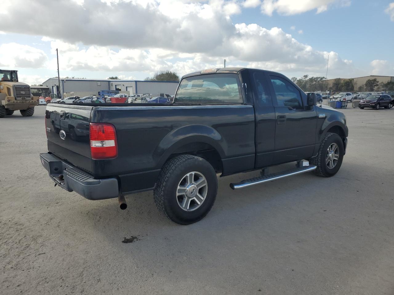 2005 Ford F-150 VIN 1FTRF12W25NA43066 Copart auction photo, front end damage thumbnail 3