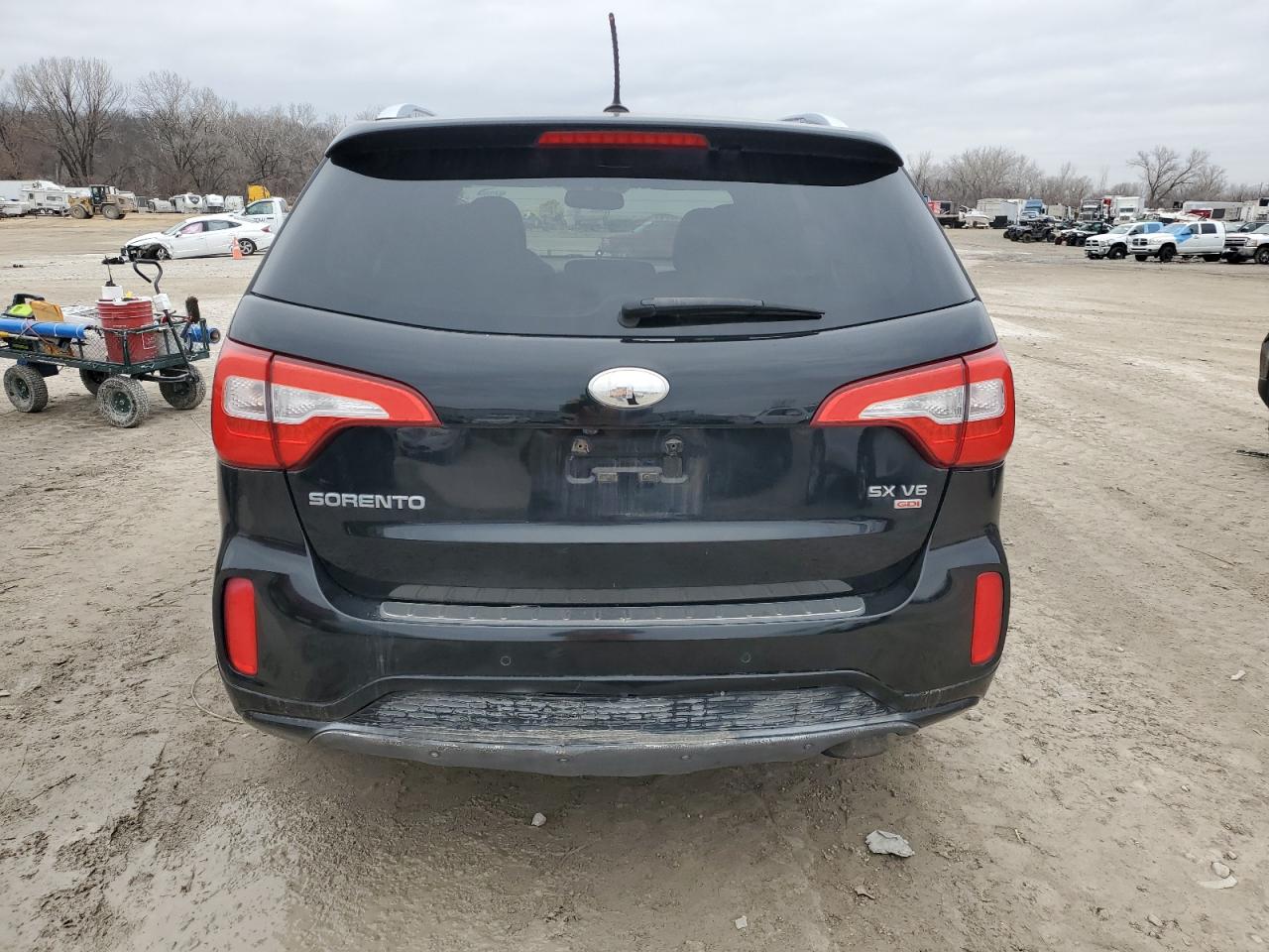 2015 KIA Sorento VIN 5XYKWDA72FG558705 Copart auction photo, normal wear / minor dent/scratches damage thumbnail 6