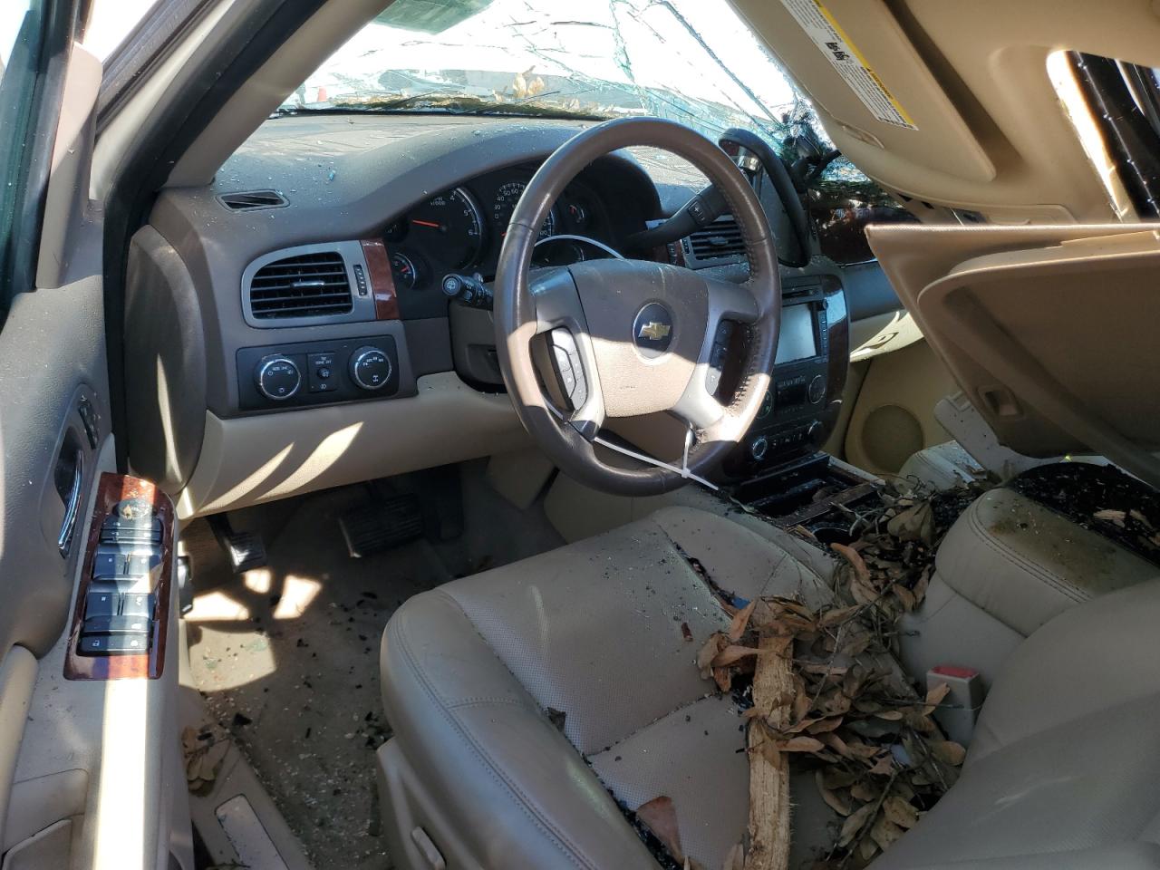 2013 Chevrolet Tahoe VIN 1GNSKBE02DR295361 Copart auction photo, all over damage thumbnail 8