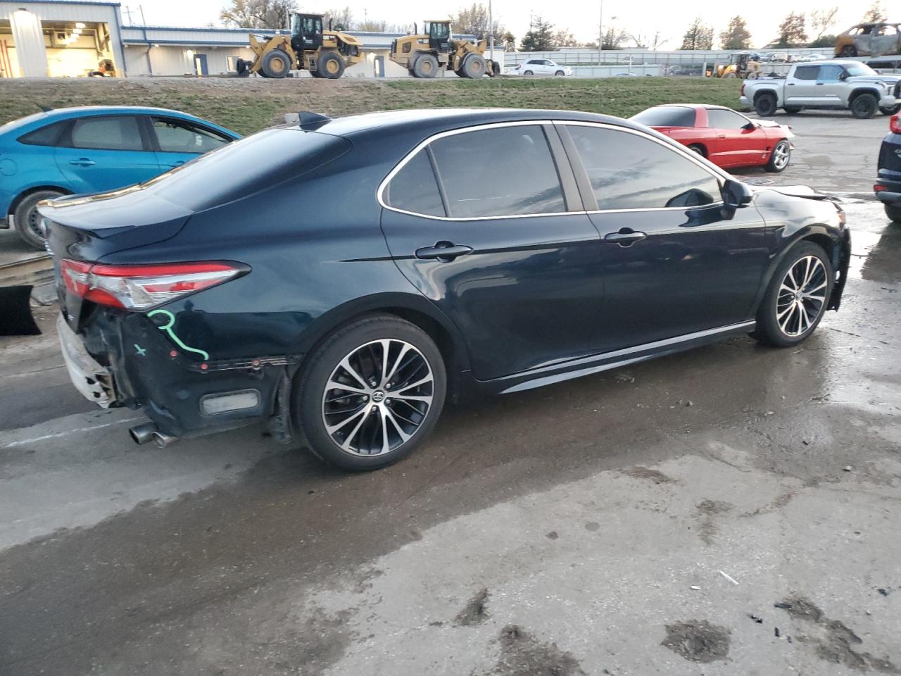 2019 Toyota Camry VIN 4T1B11HK2KU727228 Copart auction photo, front end / rear end damage thumbnail 3
