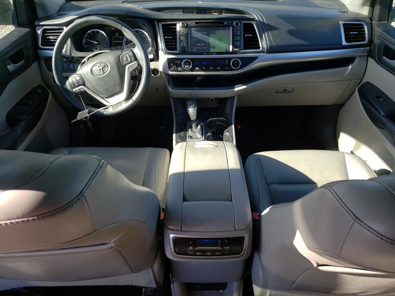 2016 Toyota Highlander VIN 5TDJKRFH1GS242741 Copart auction photo, front end damage thumbnail 8