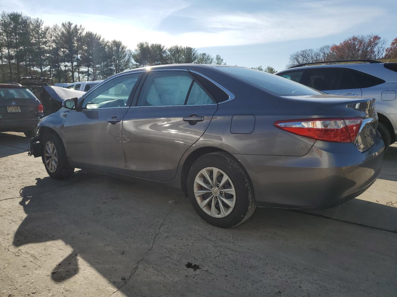 2016 Toyota Camry VIN 4T4BF1FK0GR525280 Copart auction photo, front end damage thumbnail 2