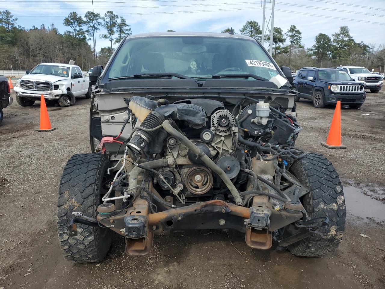 2008 GMC Sierra VIN 3GTEC13C18G137691 Copart auction photo, front end damage thumbnail 5