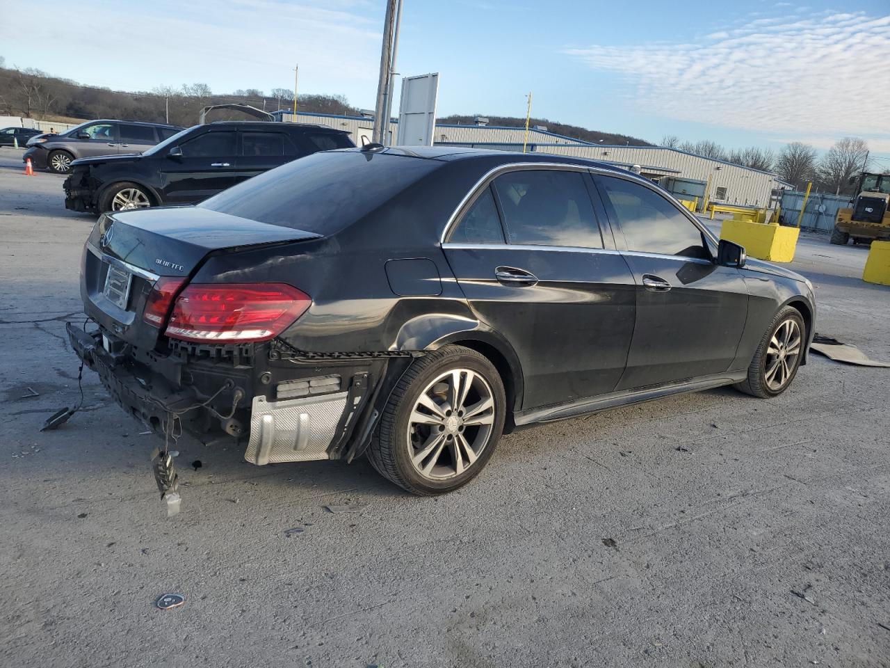 2016 Mercedes-Benz E-klasse VIN WDDHF0EB8GB190100 Copart auction photo, rear end / minor dent/scratches damage thumbnail 3