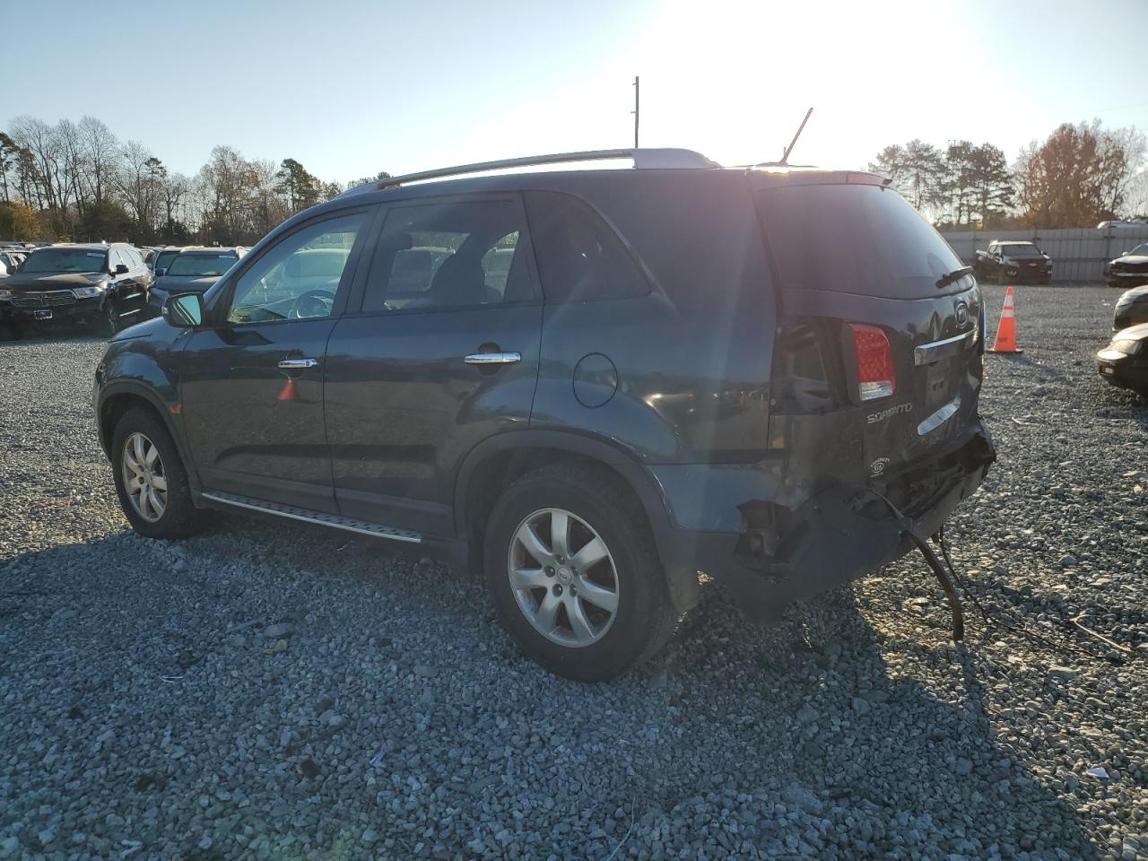 2011 KIA Sorento VIN 5XYKT3A14BG157424 Copart auction photo, rear end damage thumbnail 2