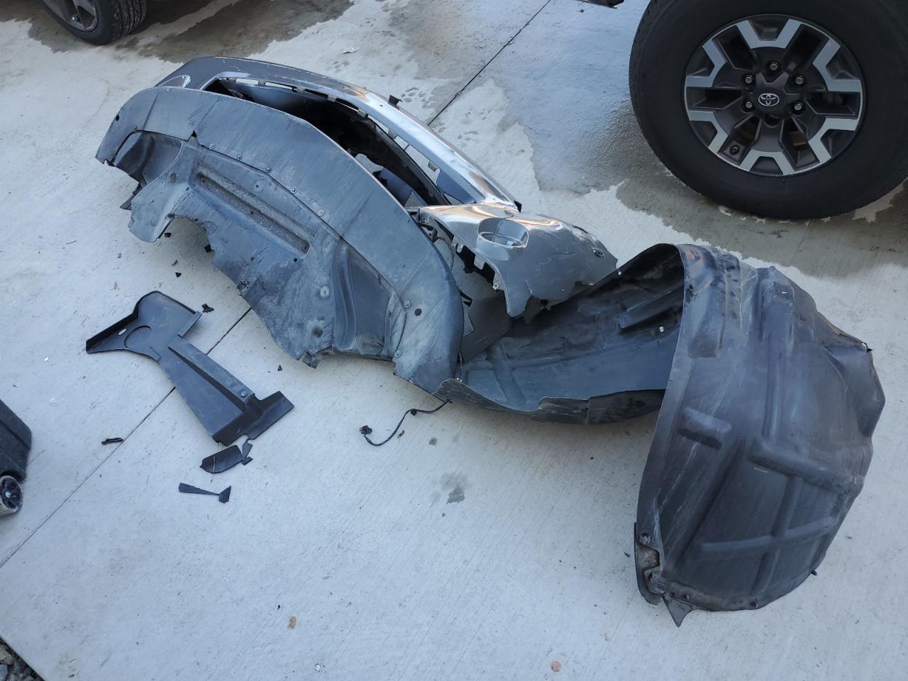 2018 Dodge Challenger VIN 2C3CDZAG2JH111734 Copart auction photo, front end damage thumbnail 12