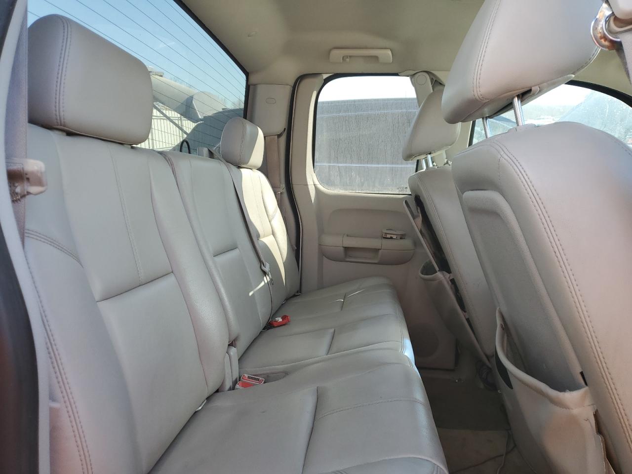 2009 Chevrolet Silverado VIN 1GCEK39049Z272306 Copart auction photo, undercarriage damage thumbnail 11